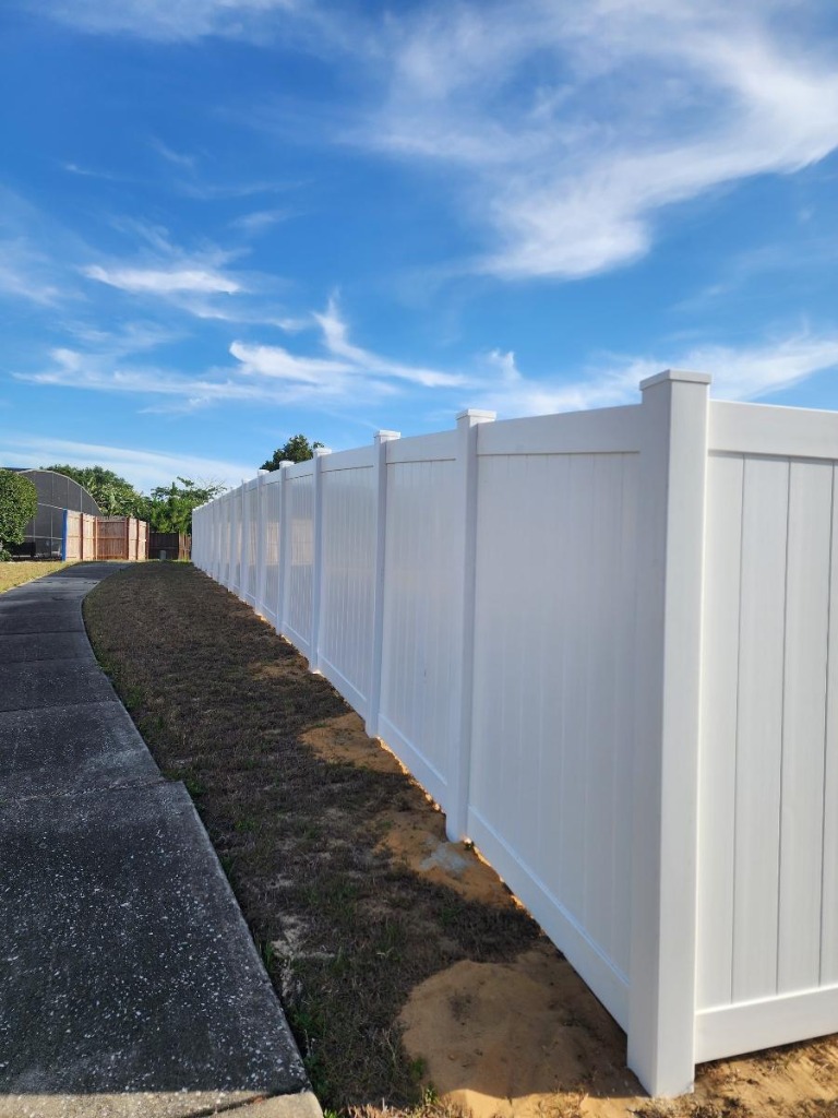 Vinyl Fence Installation Kissimmee